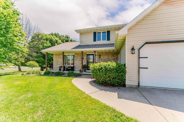 51 OVERLAND TRAIL, Oshkosh, WI 54904