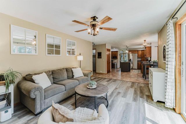 51 OVERLAND TRAIL, Oshkosh, WI 54904