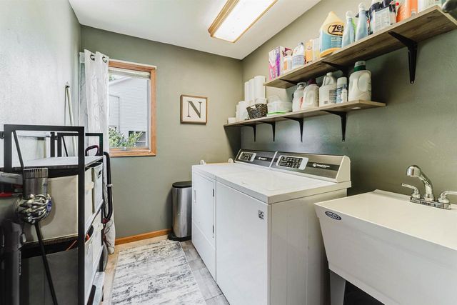 51 OVERLAND TRAIL, Oshkosh, WI 54904