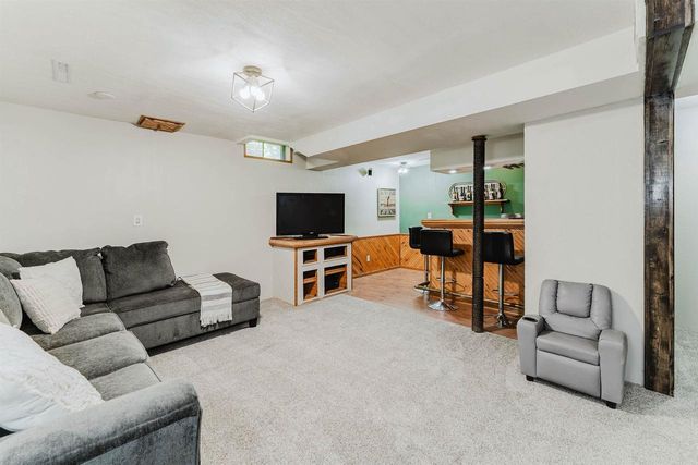 51 OVERLAND TRAIL, Oshkosh, WI 54904