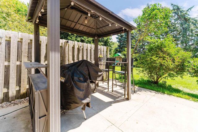 51 OVERLAND TRAIL, Oshkosh, WI 54904