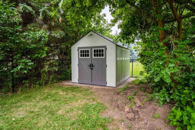 51 OVERLAND TRAIL, Oshkosh, WI 54904