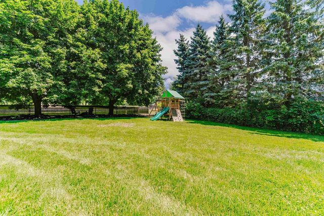 51 OVERLAND TRAIL, Oshkosh, WI 54904
