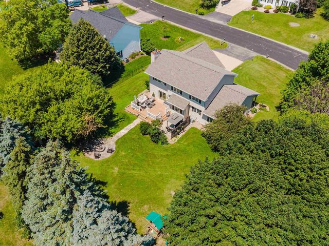 51 OVERLAND TRAIL, Oshkosh, WI 54904