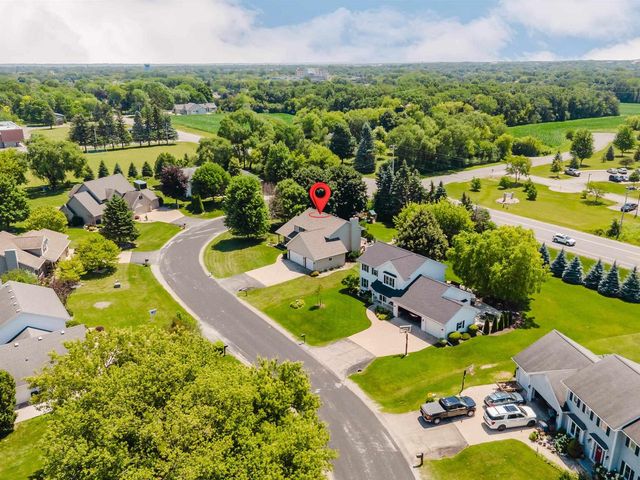 51 OVERLAND TRAIL, Oshkosh, WI 54904