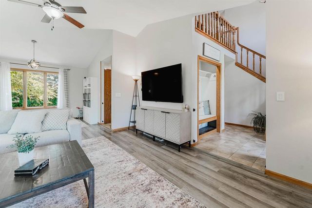 51 OVERLAND TRAIL, Oshkosh, WI 54904