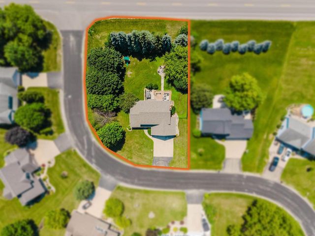 51 OVERLAND TRAIL, Oshkosh, WI 54904