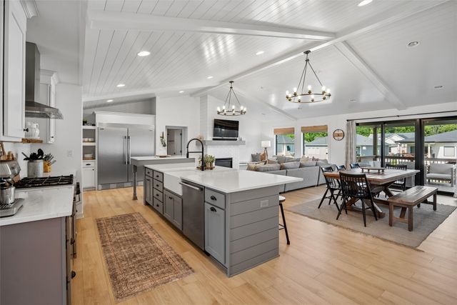 2905 NE Cherry Court, Grimes, IA 50111