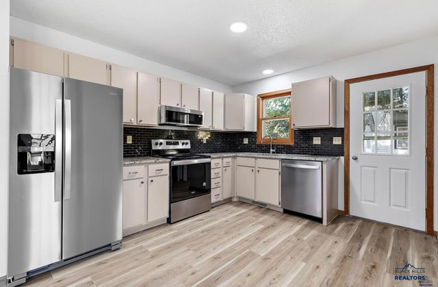 209 SAINT PAUL ST, Rapid City, SD 57701