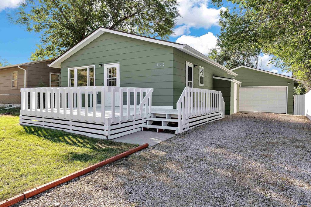 209 SAINT PAUL ST, Rapid City, SD 57701