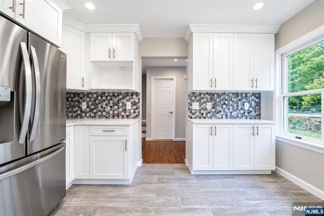 479 Undercliff Avenue, Edgewater, NJ 07020