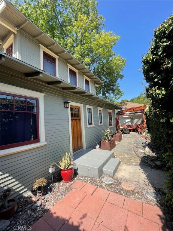 115 E Garfield, Glendale, CA 91205