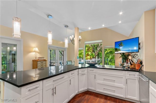 1313 Solana RD W A3, Naples, FL 34103