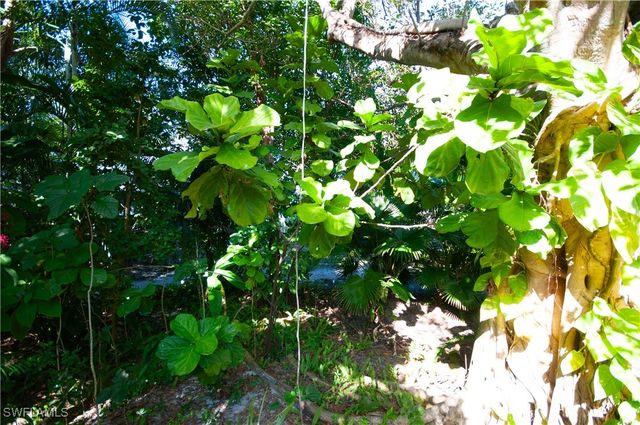 1313 Solana RD W A3, Naples, FL 34103