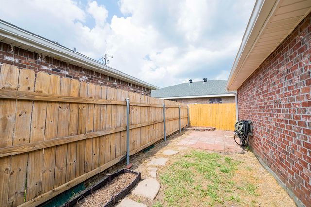 385 Garden View Dr, Houma, LA 70364