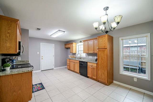 385 Garden View Dr, Houma, LA 70364