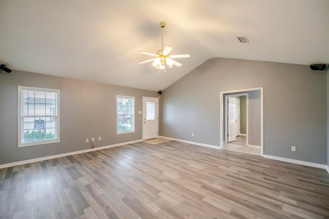 385 Garden View Dr, Houma, LA 70364