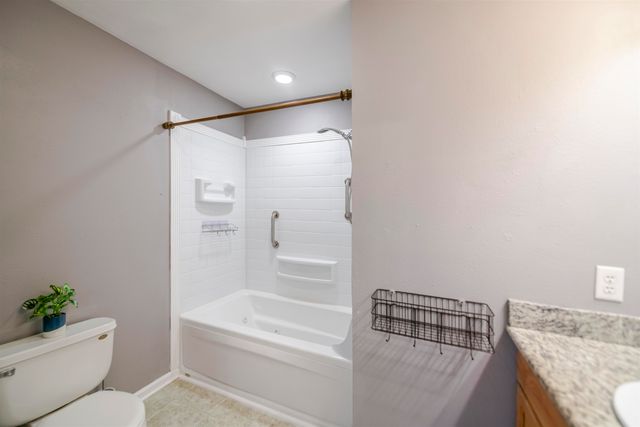 385 Garden View Dr, Houma, LA 70364