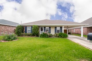 385 Garden View Dr, Houma, LA 70364