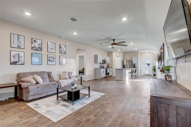 12224 Token TRL, Elgin, TX 78621