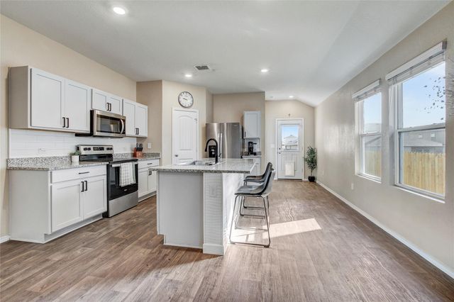 12224 Token TRL, Elgin, TX 78621