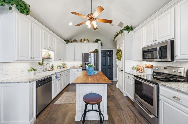 4103 Cross Bend Drive, Arlington, TX 76016