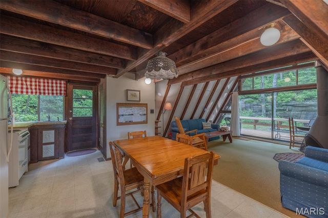 21127 Sonnen Weg, Marthasville, MO 63383