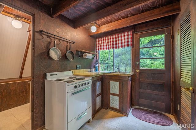 21127 Sonnen Weg, Marthasville, MO 63383