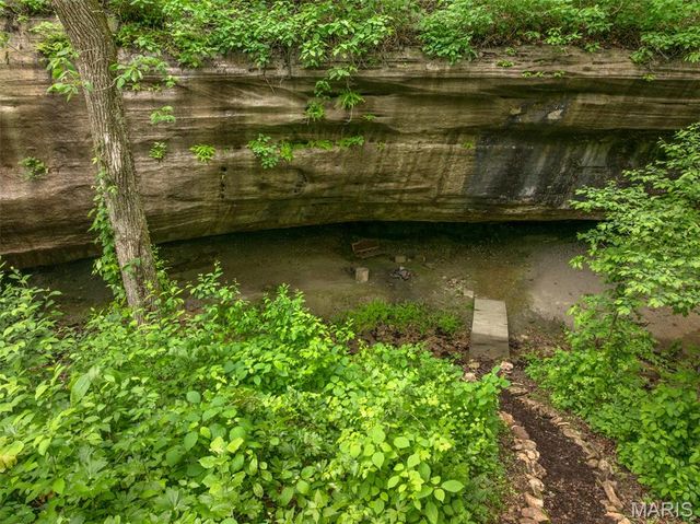 21127 Sonnen Weg, Marthasville, MO 63383