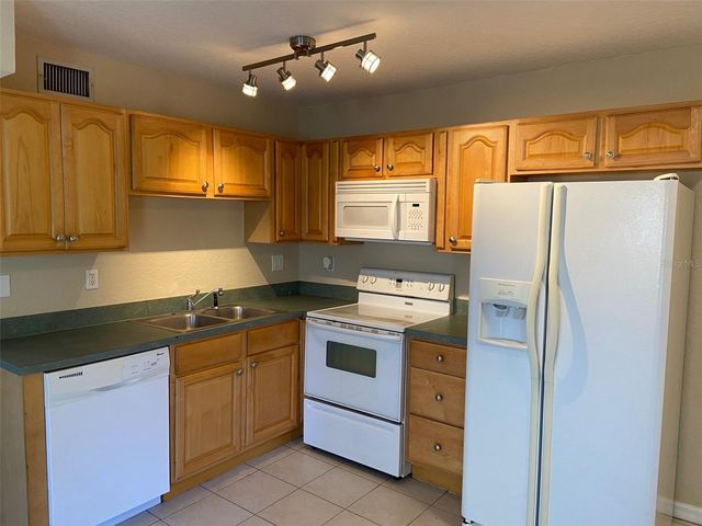 601 E 2ND AVENUE, New Smyrna Beach, FL 32169