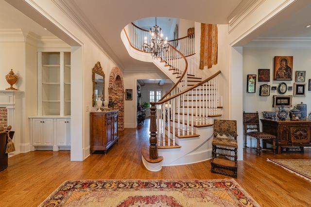 6108 Robin Hill Rd, Nashville, TN 37205