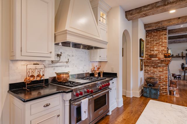 6108 Robin Hill Rd, Nashville, TN 37205