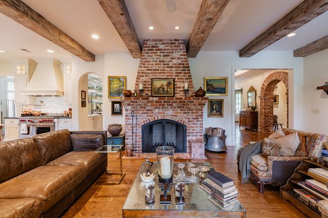 6108 Robin Hill Rd, Nashville, TN 37205
