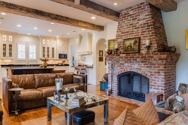 6108 Robin Hill Rd, Nashville, TN 37205
