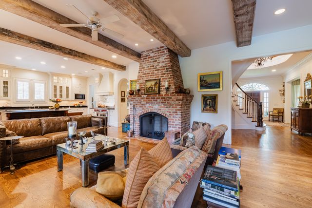 6108 Robin Hill Rd, Nashville, TN 37205