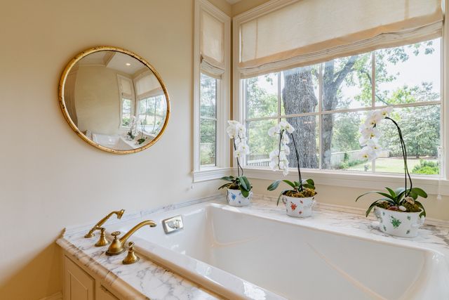 6108 Robin Hill Rd, Nashville, TN 37205