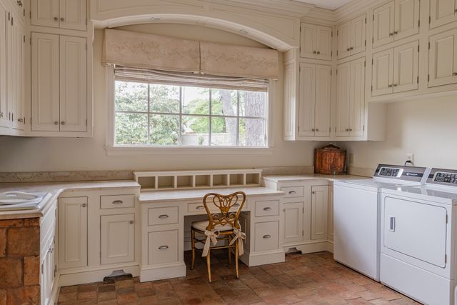 6108 Robin Hill Rd, Nashville, TN 37205
