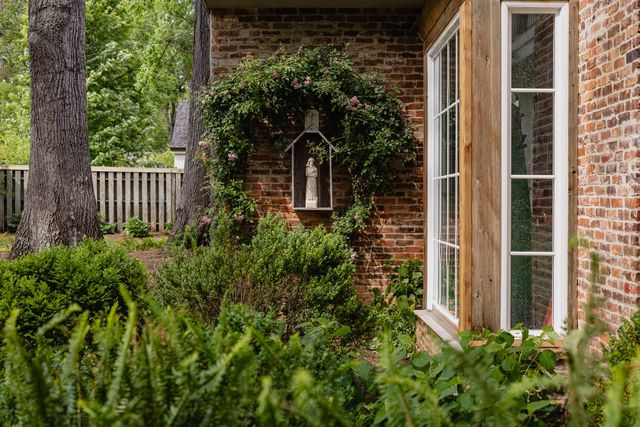 6108 Robin Hill Rd, Nashville, TN 37205