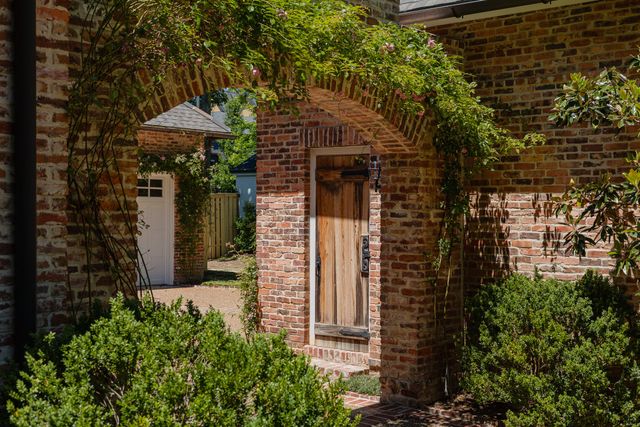 6108 Robin Hill Rd, Nashville, TN 37205