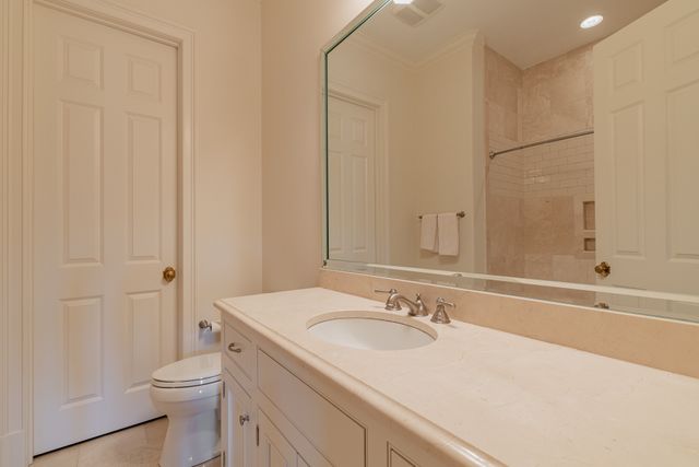 6108 Robin Hill Rd, Nashville, TN 37205