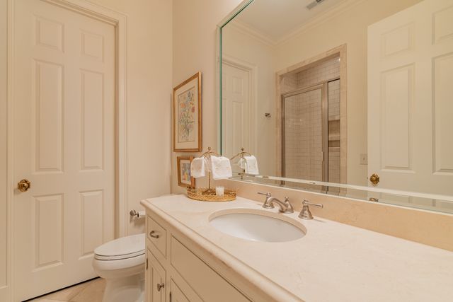 6108 Robin Hill Rd, Nashville, TN 37205