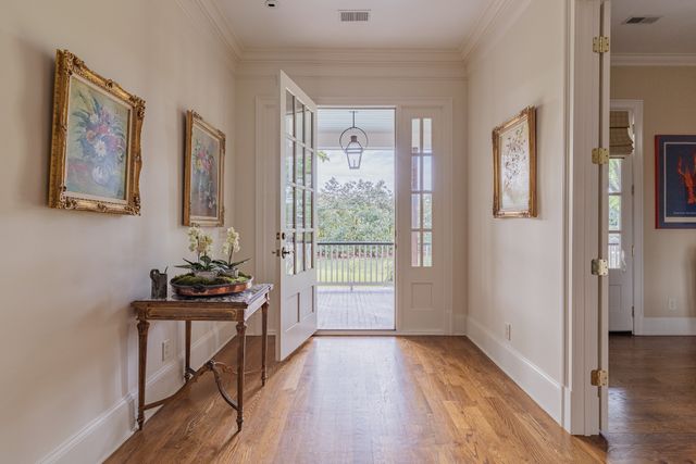 6108 Robin Hill Rd, Nashville, TN 37205