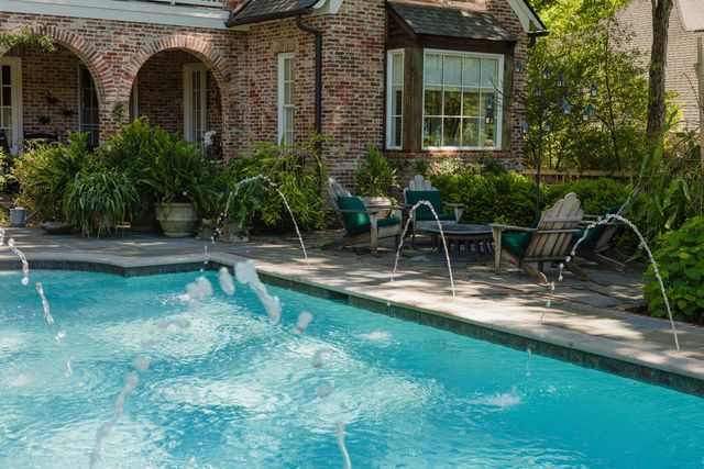 6108 Robin Hill Rd, Nashville, TN 37205