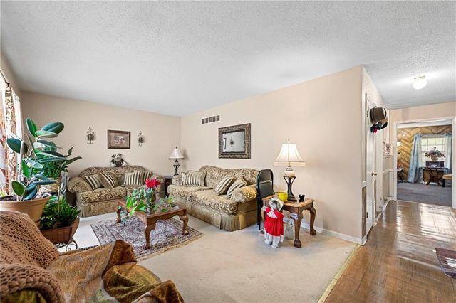 2930 N 64th Terrace, Kansas City, KS 66104