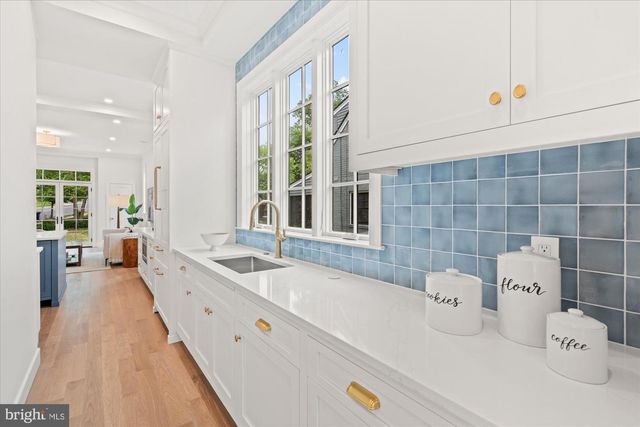 1004 VIRGINIA AVE, Alexandria, VA 22302