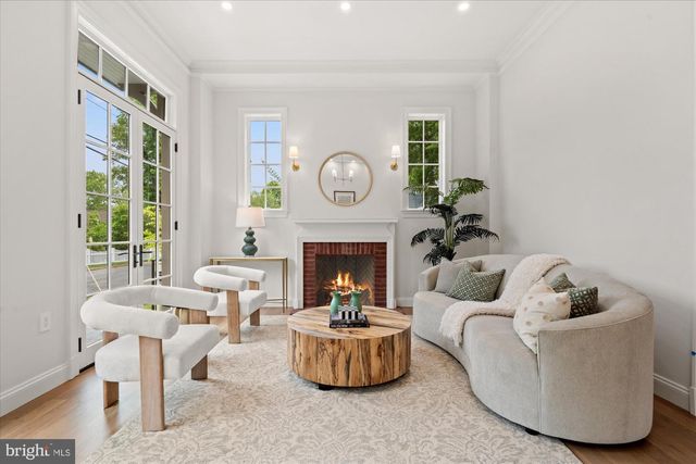 1004 VIRGINIA AVE, Alexandria, VA 22302