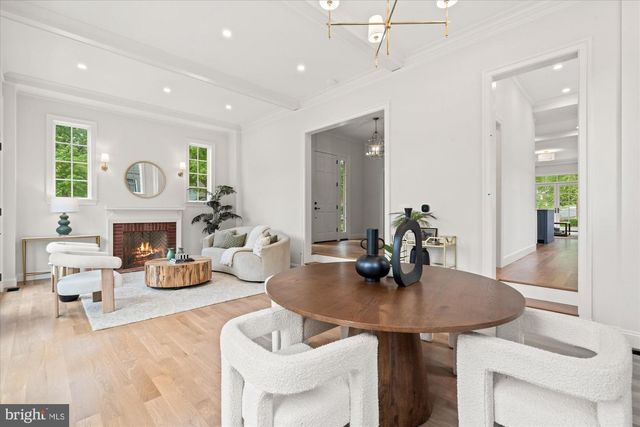 1004 VIRGINIA AVE, Alexandria, VA 22302