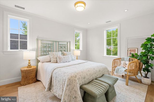 1004 VIRGINIA AVE, Alexandria, VA 22302