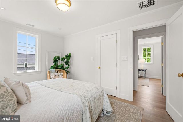 1004 VIRGINIA AVE, Alexandria, VA 22302