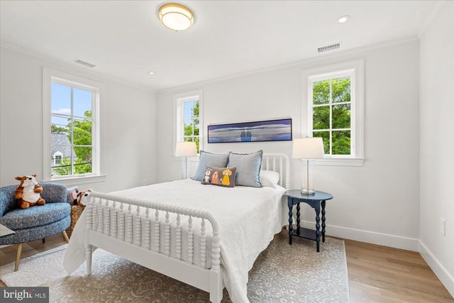 1004 VIRGINIA AVE, Alexandria, VA 22302